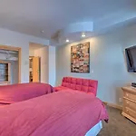 Ski-Inandski-Out Solitude Condo With Rooftop Hot Tub!