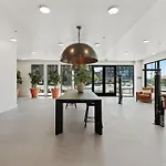 Designer 1Br With Pool And Htub