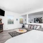 The Barber Loft-Close To Downtown 35 Mins To Ski