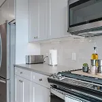 Top Floor Deluxe 1Br Pool,Gym,Htub,Bowling And More