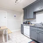 Downtown Private Historic Avenues Apartment