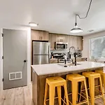 Convenient 2Br Apt With Parking Near Downtown Slc