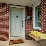 Hot Tub - Family Room - Bbq