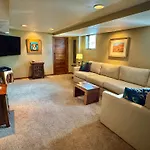 6-Bedroom Tudor In The Downtown Historic District