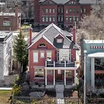 Luxury Downtown Retreat 4Br W Hot Tub & Views