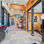 The Anniversary Inn - Fifth South