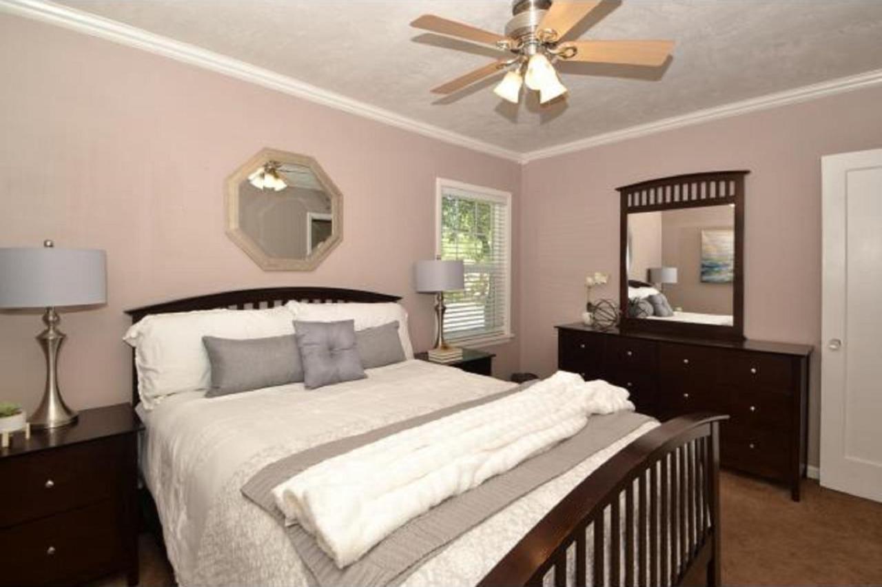 Holiday home Exquisite Salt Lake House Near Foot Of Mountains *