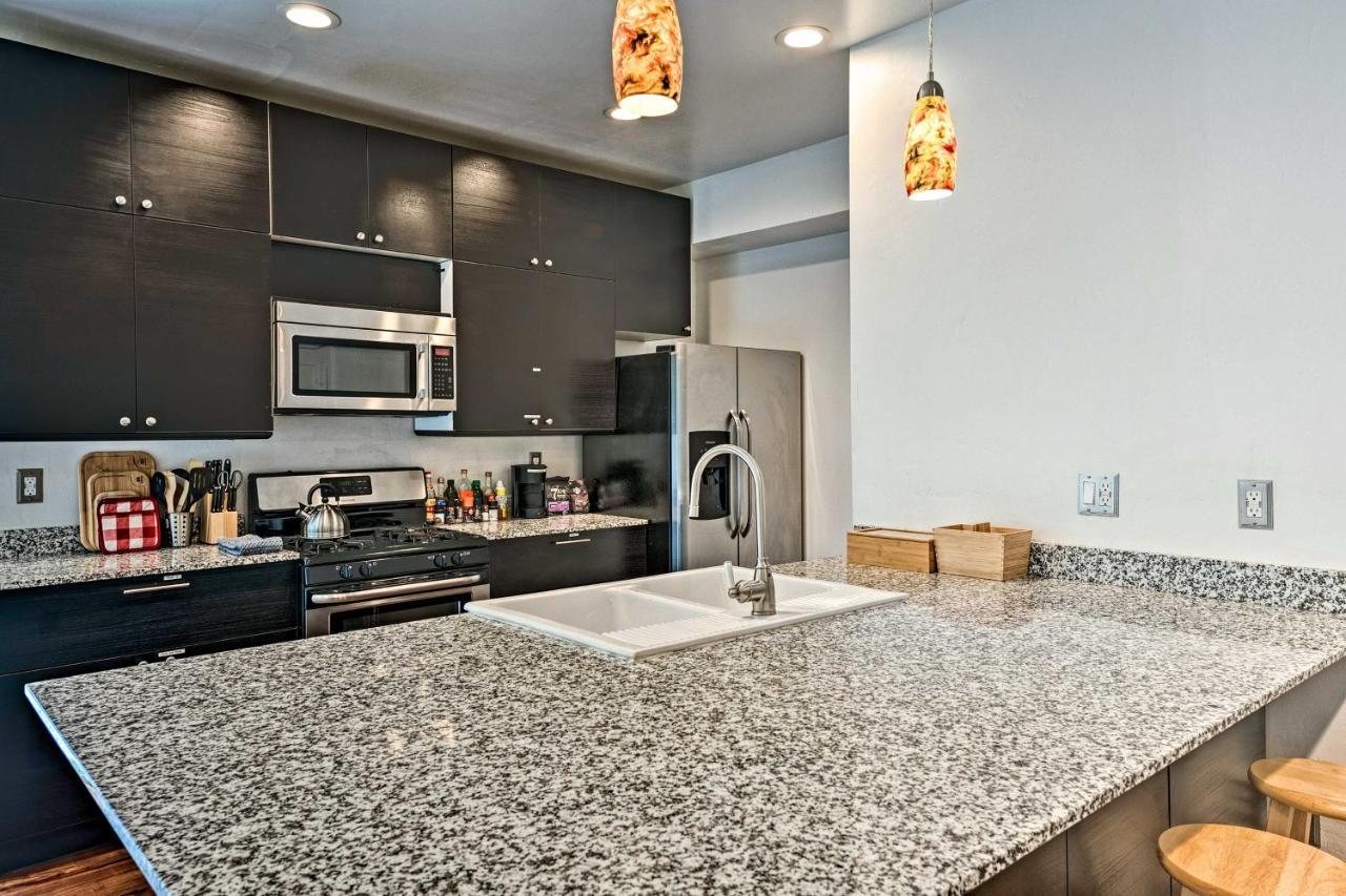 Holiday home Cozy Salt Townhouse - Close To Downtown!