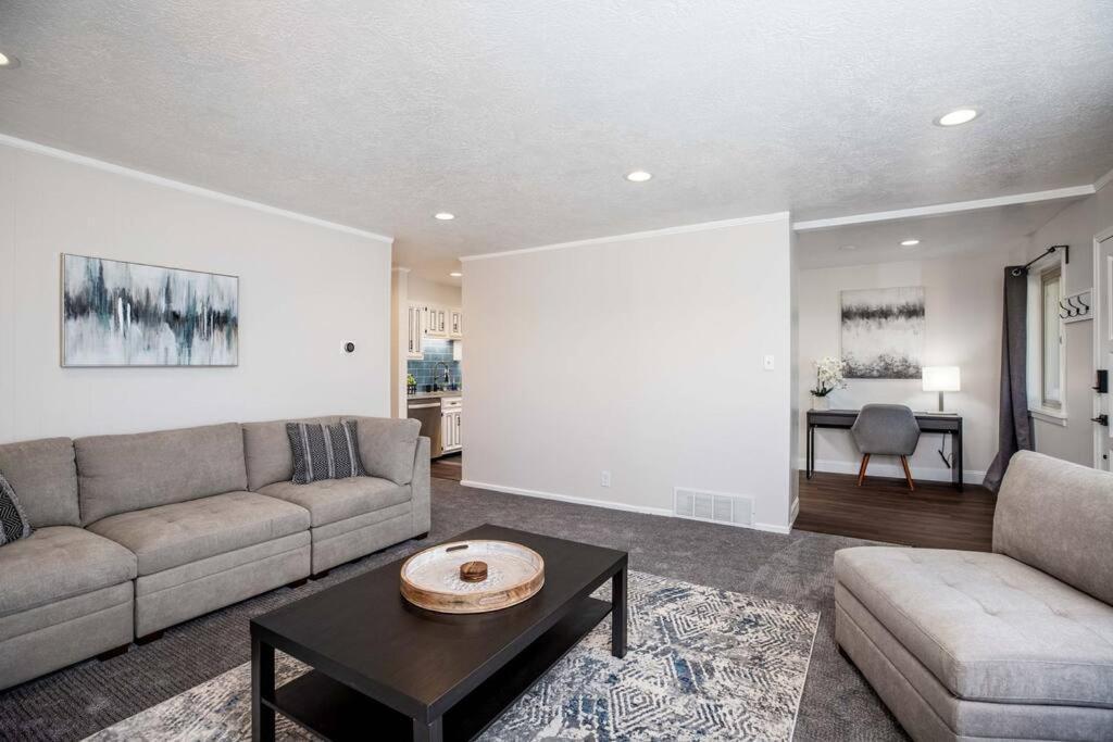 Modern Slc Only Mins Downtown & Airport * Salt Lake City