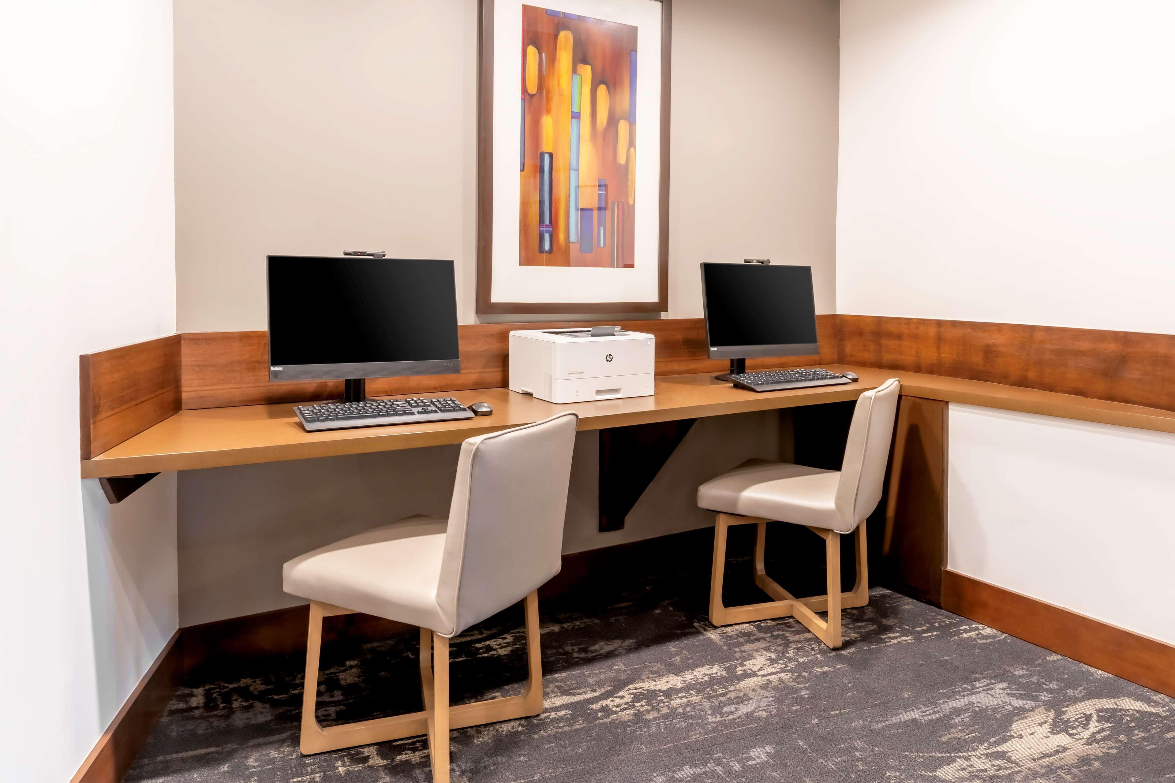 Hotel Hyatt Place Salt Airport