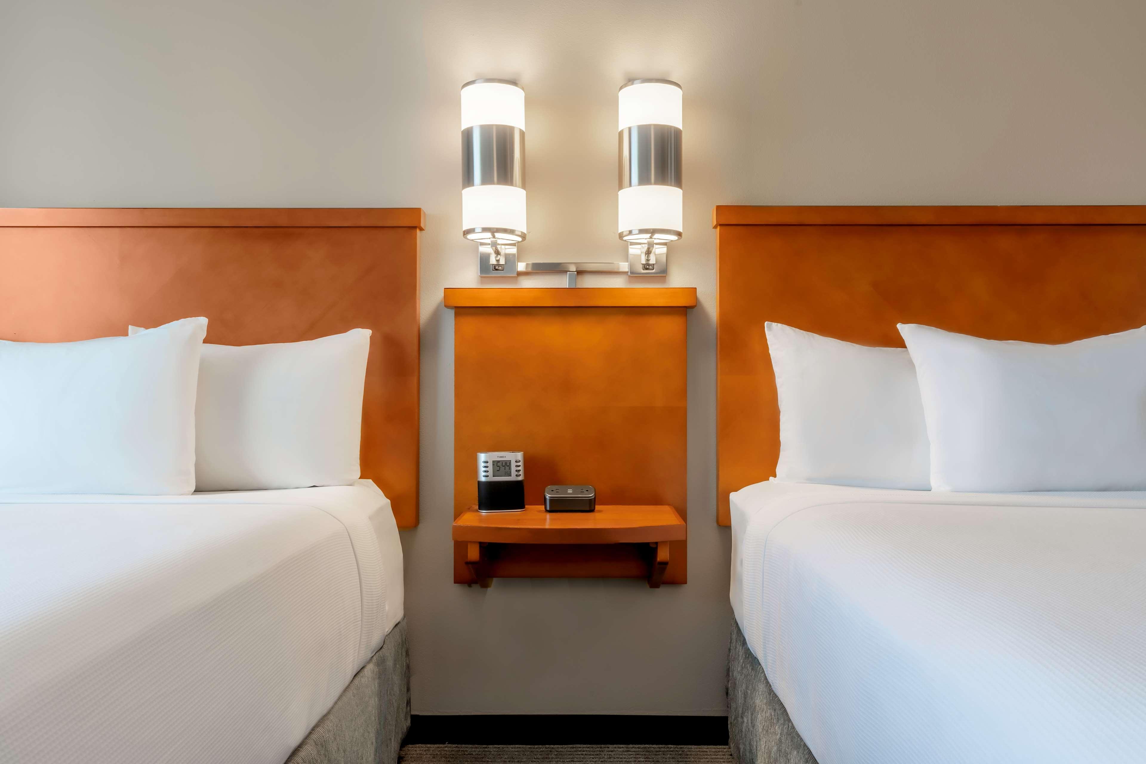 Hyatt Place Salt Airport