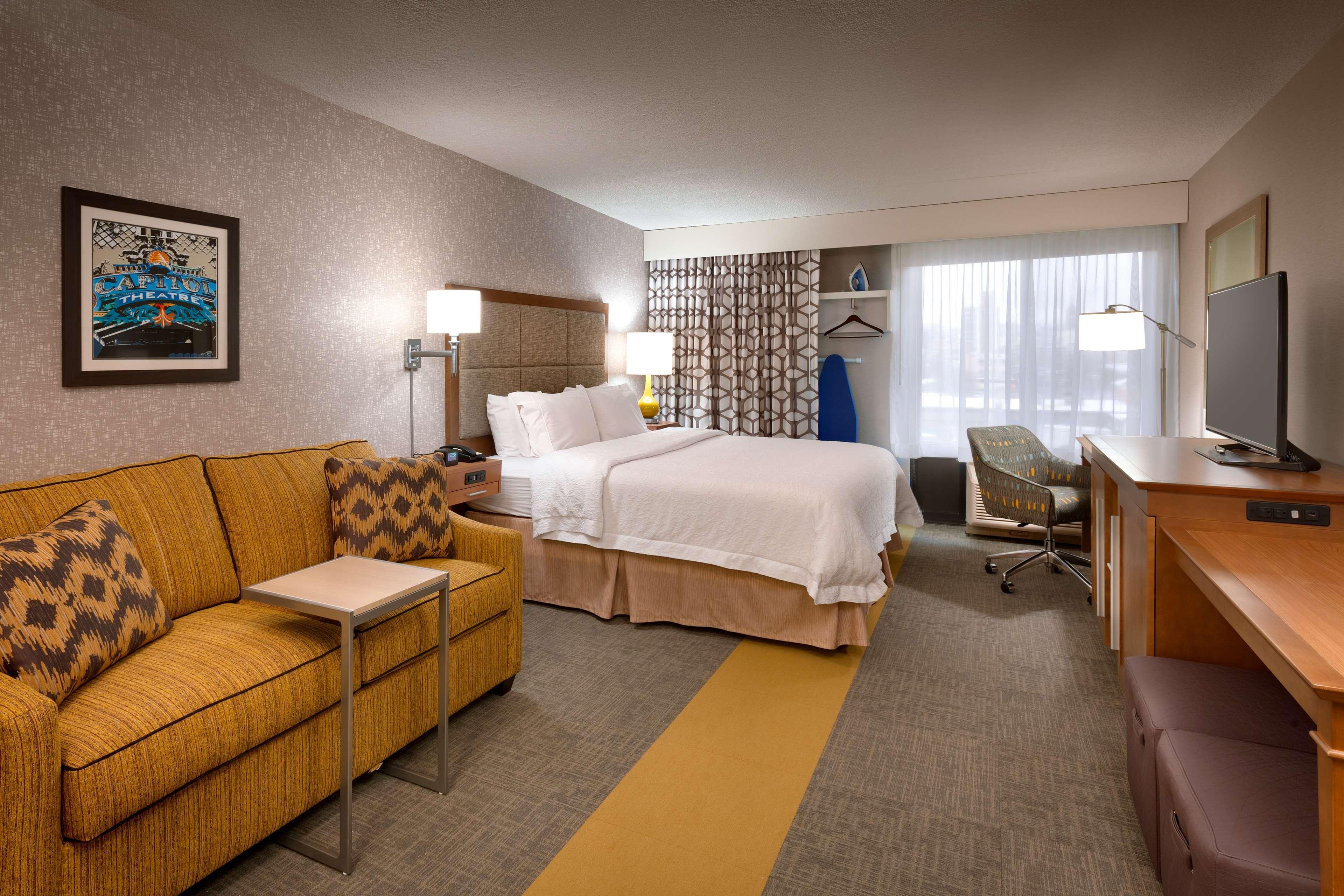 Hampton Salt Downtown Hotel
