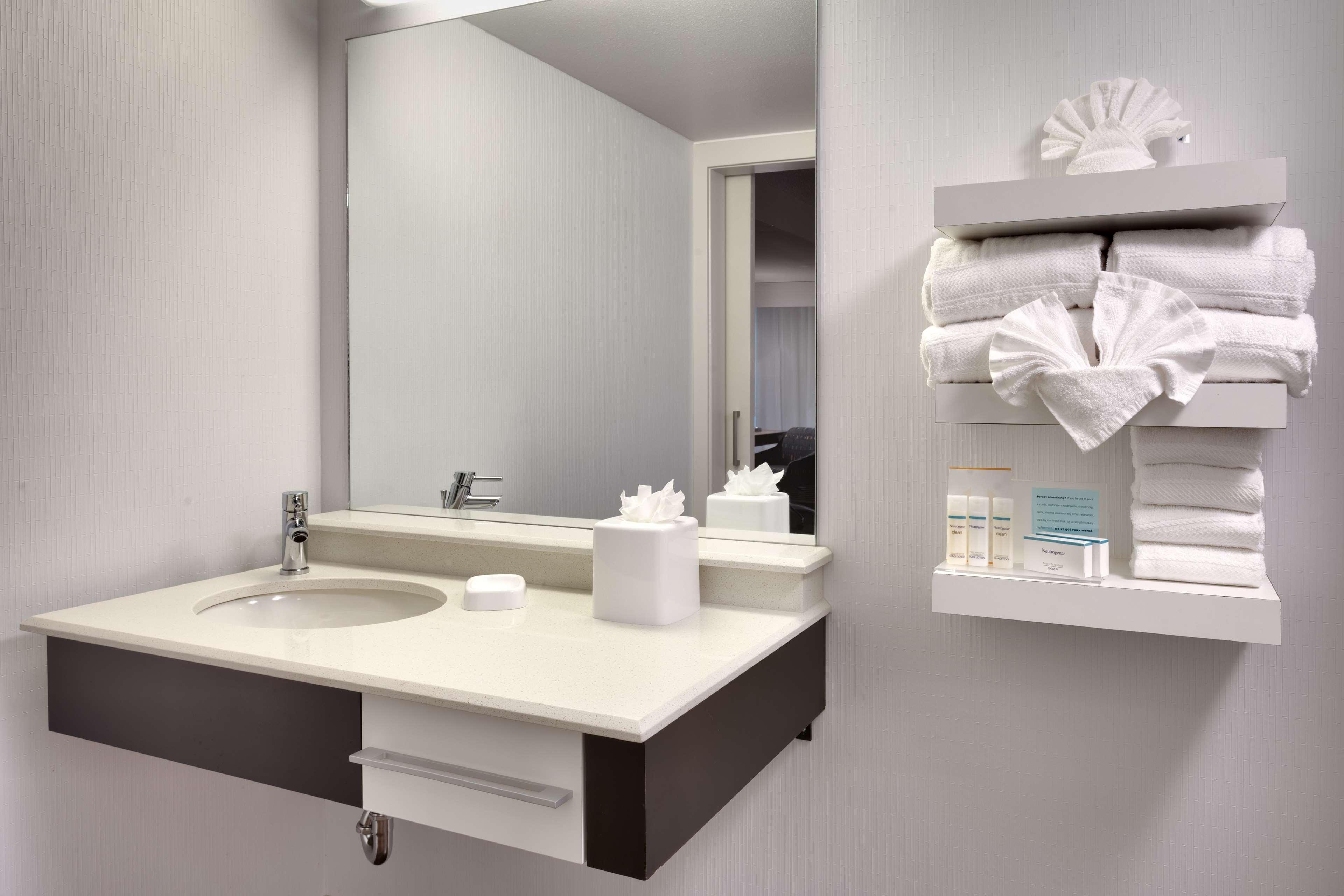 Hampton Salt Downtown Hotel 3*