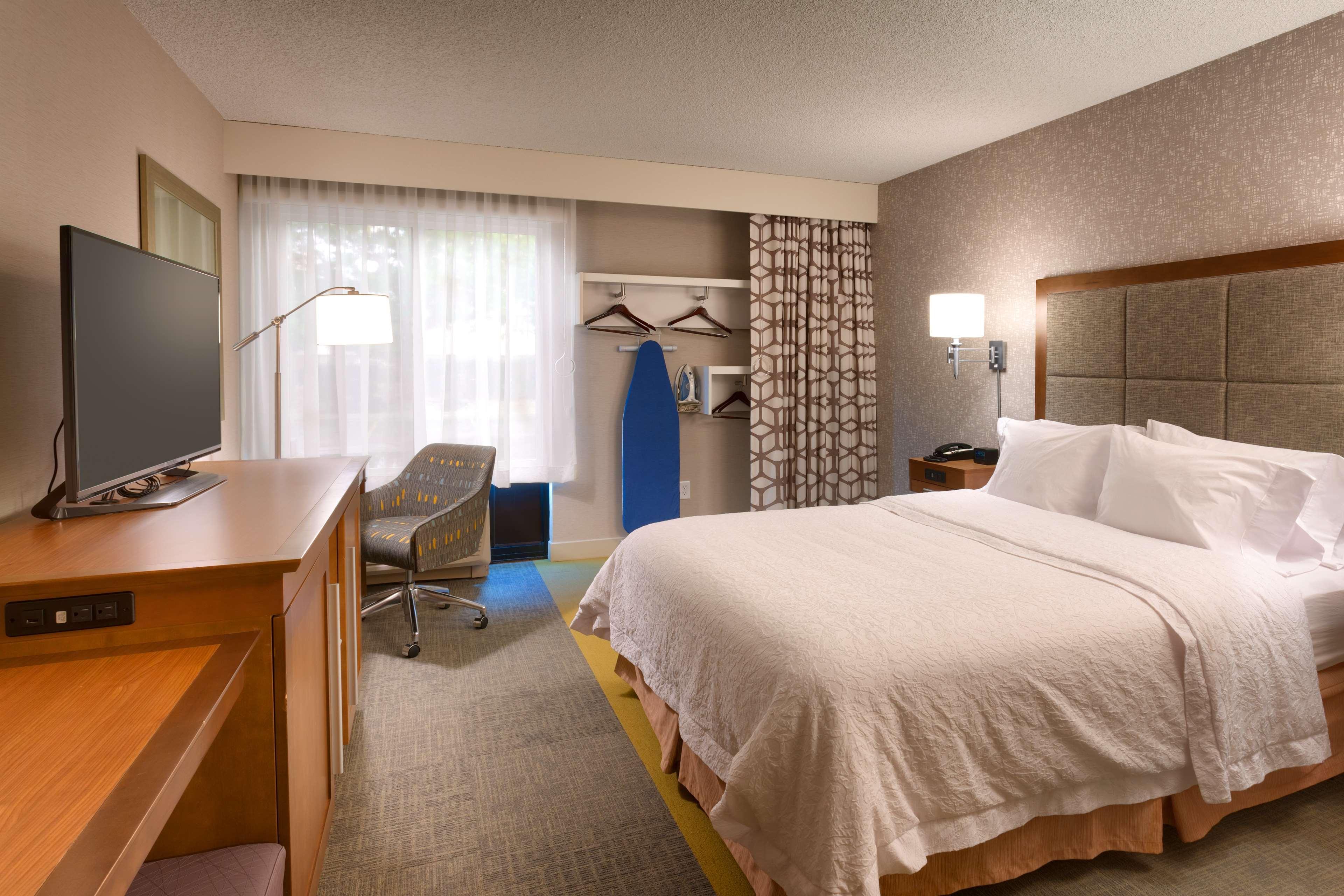 Hampton Salt Downtown Hotel 3*