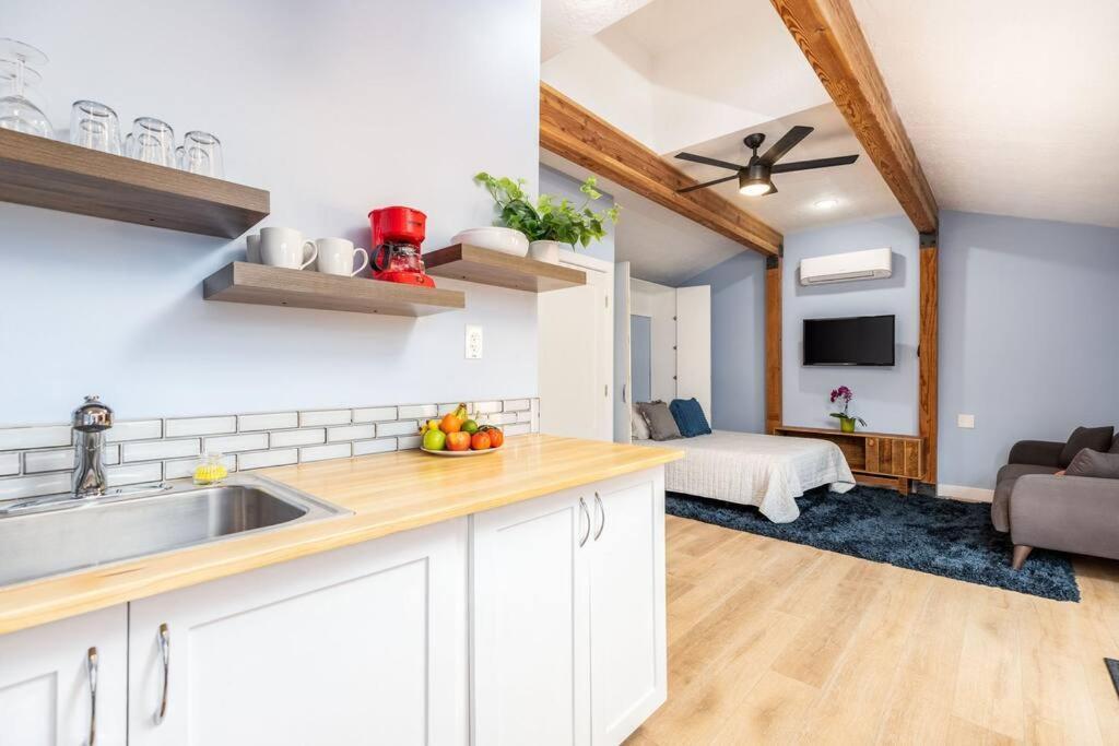 Villa Adorable & Pet Friendly-close To U And Downtown!