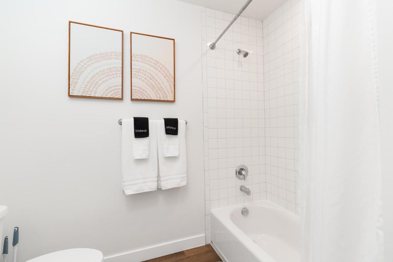 Near Downtown, Mountain Vibes, Gig Wi-fi Business Apartment Salt Lake City