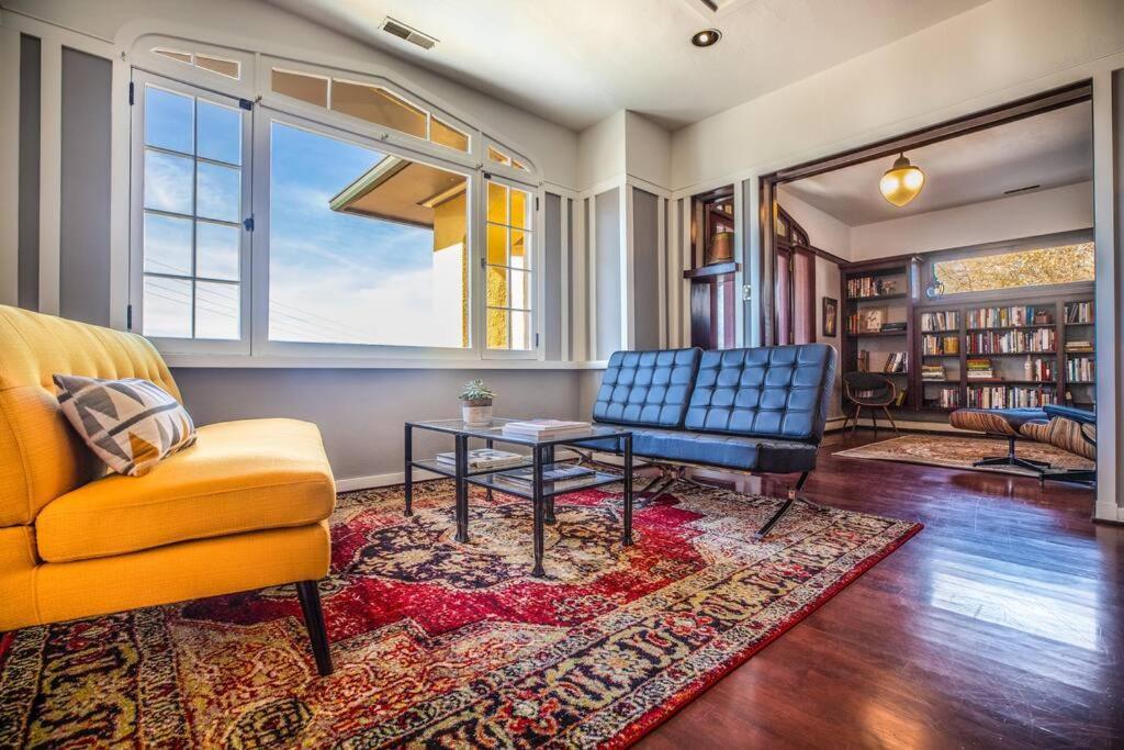 Stunning View, Frank Lloyd Wright Inspired Home! Villa *