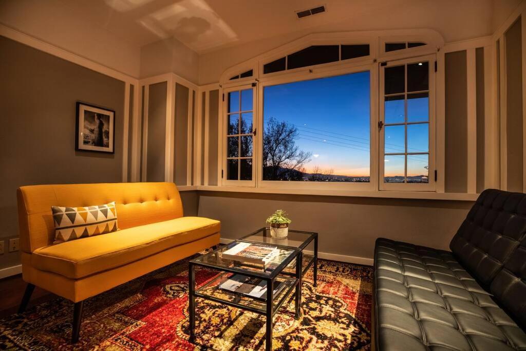Stunning View, Frank Lloyd Wright Inspired Home! *