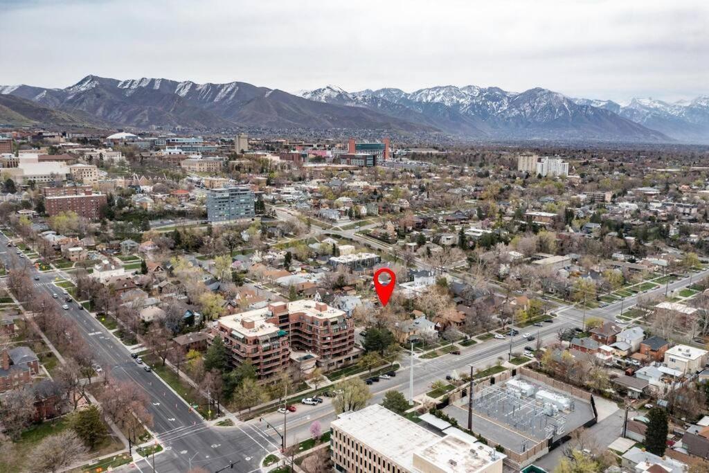 Adorable & Pet Friendly-close To U And Downtown! Villa