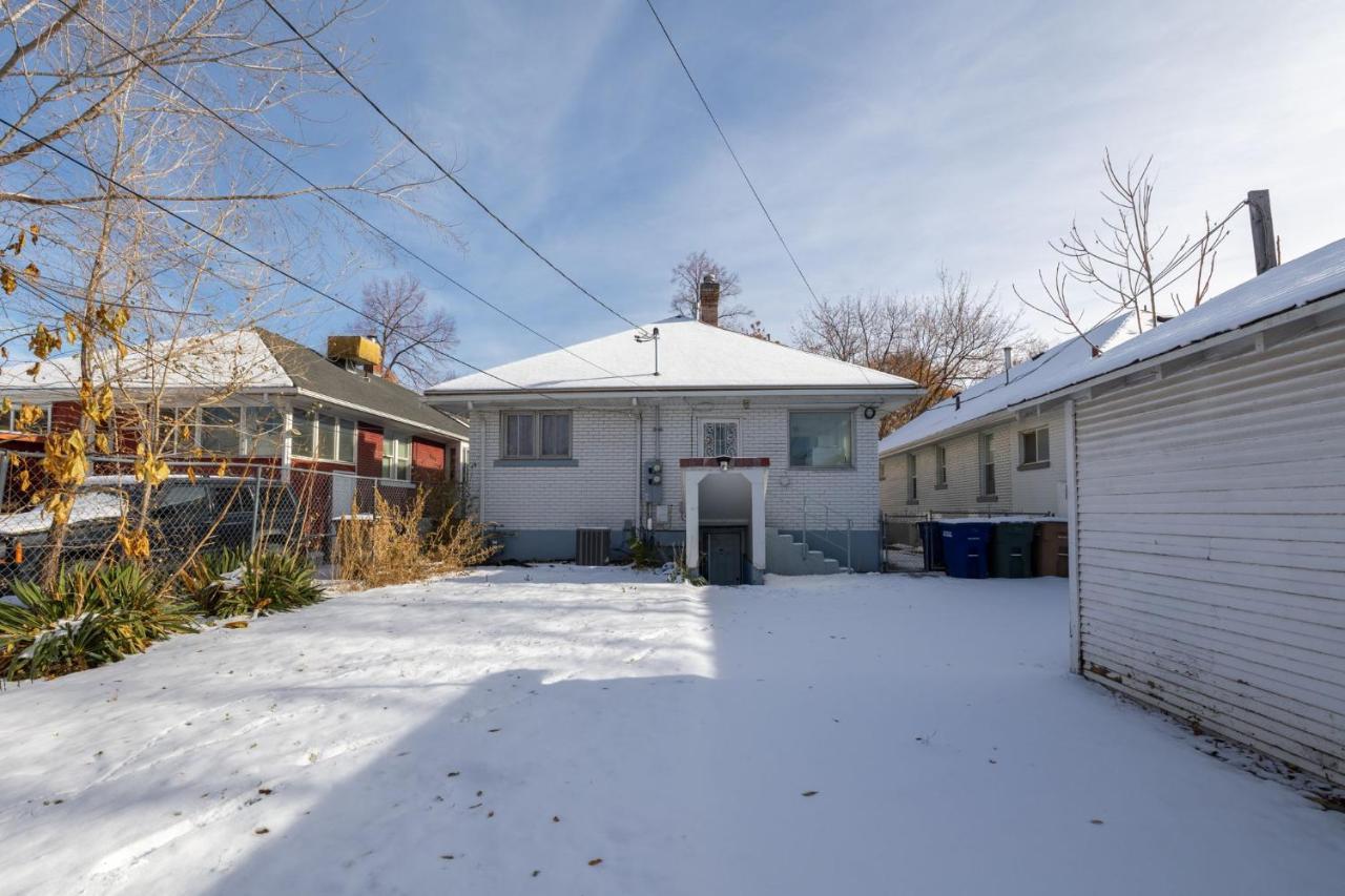 Holiday home 2 Bedroom Near Trolley Square And Liberty Park! *