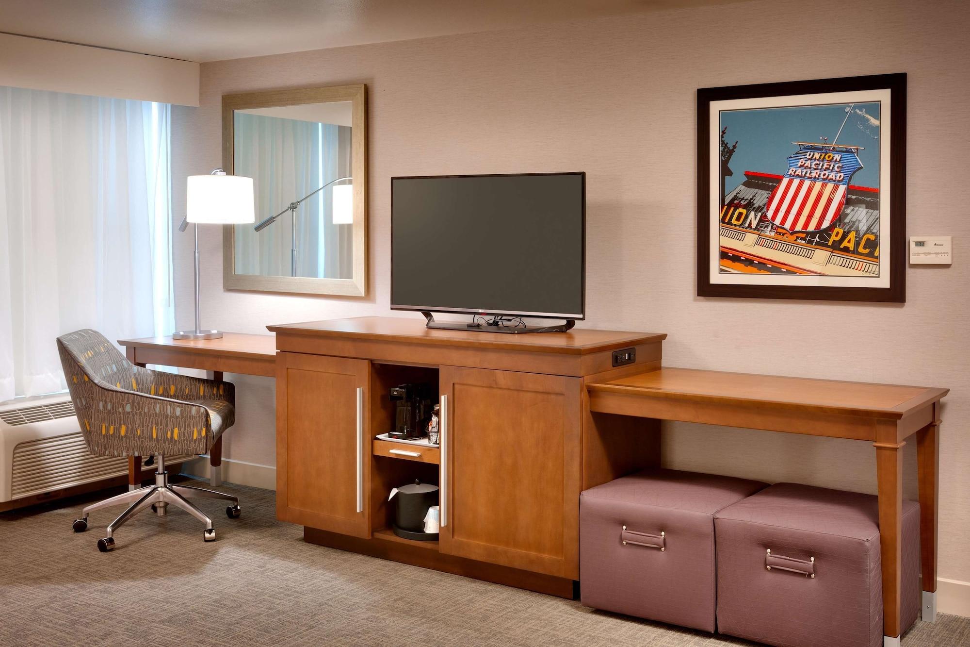 Hampton Salt Downtown Hotel 3*
