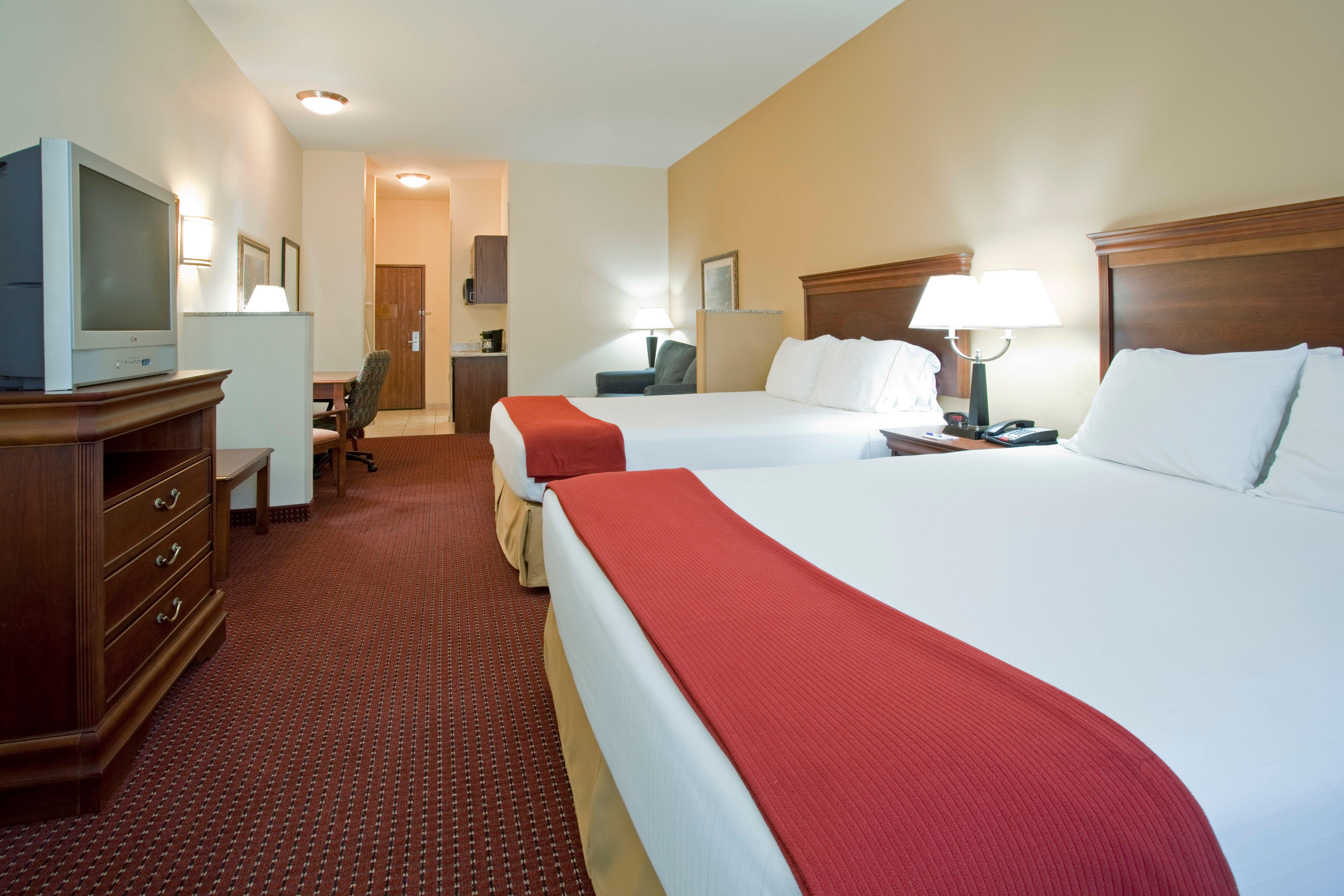 Express Airport East By Ihg 3*
