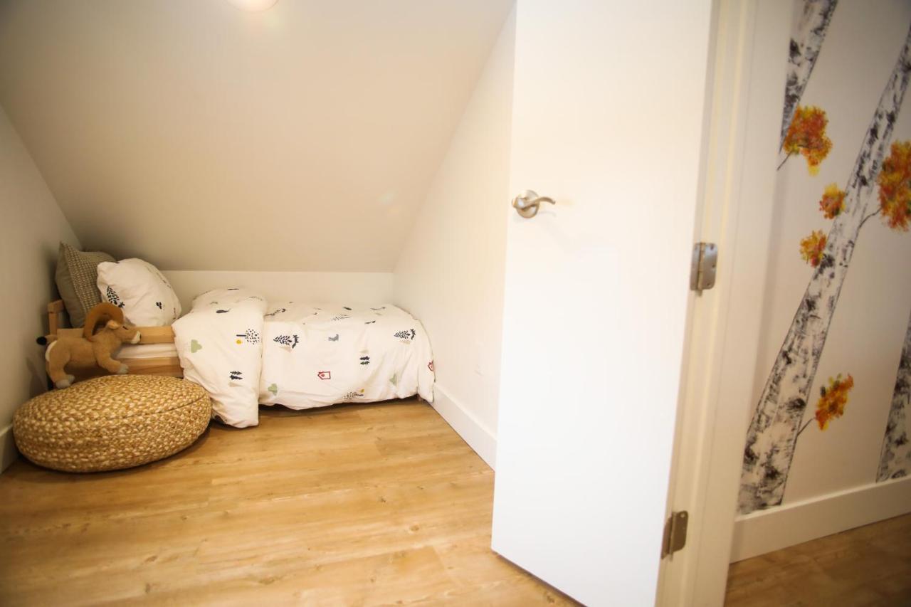 Guest house Life Elevated Loft: Bright, Prime Location + Sauna *