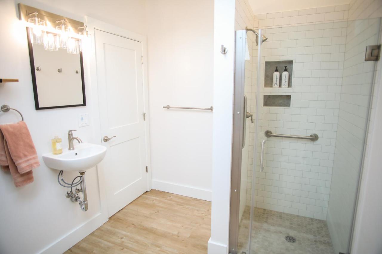 Guest house Life Elevated Loft: Bright, Prime Location + Sauna