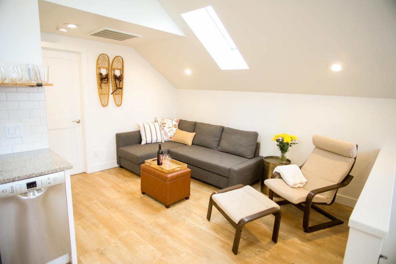 Life Elevated Loft: Bright, Prime Location + Sauna *