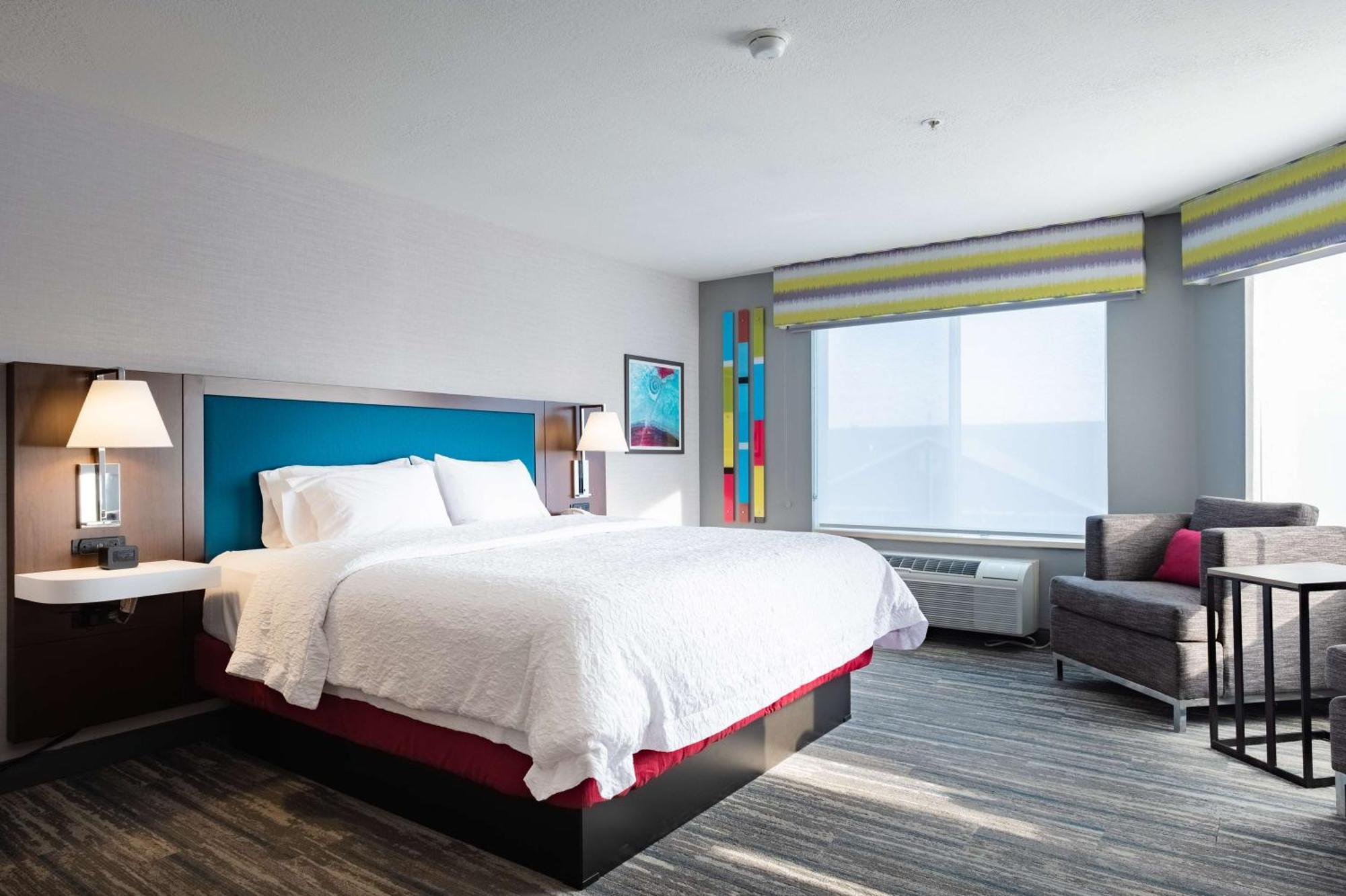 Hampton & Salt Airport Hotel