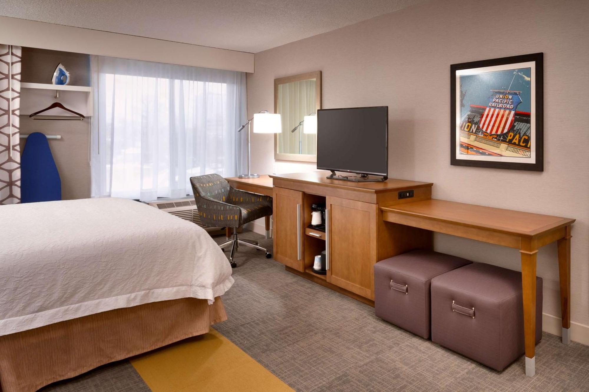 Hampton Salt Downtown Hotel 3*