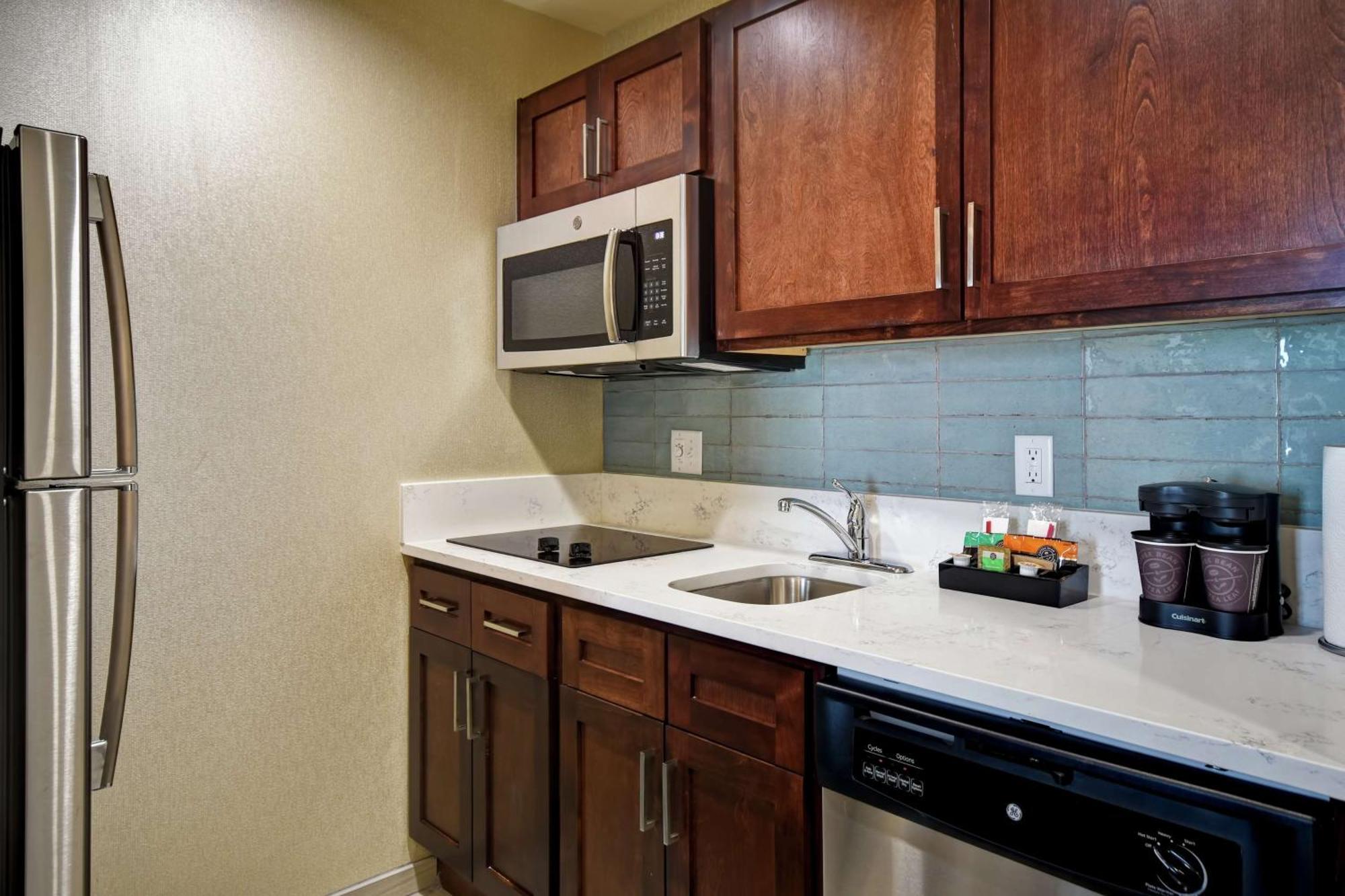 Hotel Homewood By Hilton Salt Airport