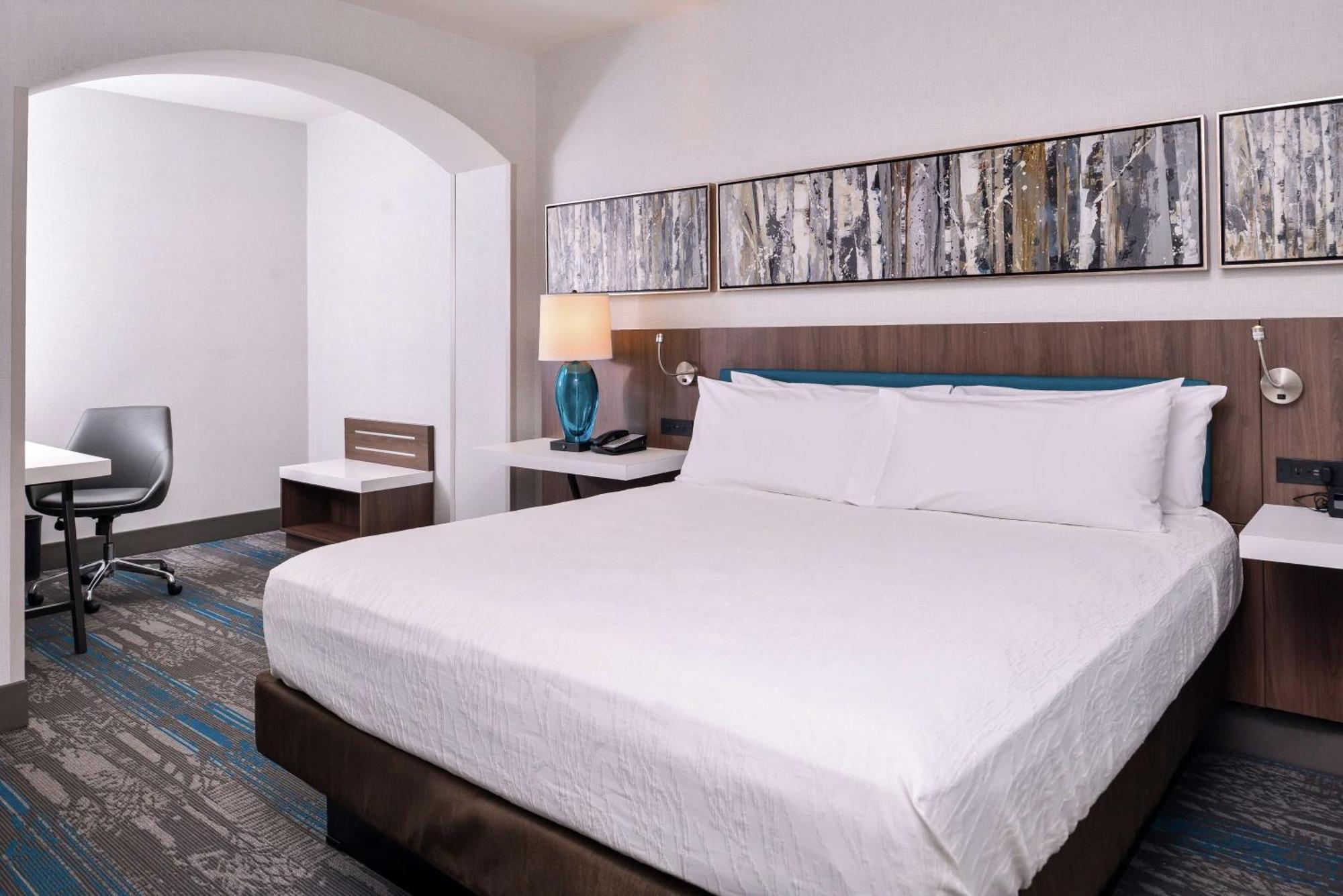 Hilton Garden Salt Downtown