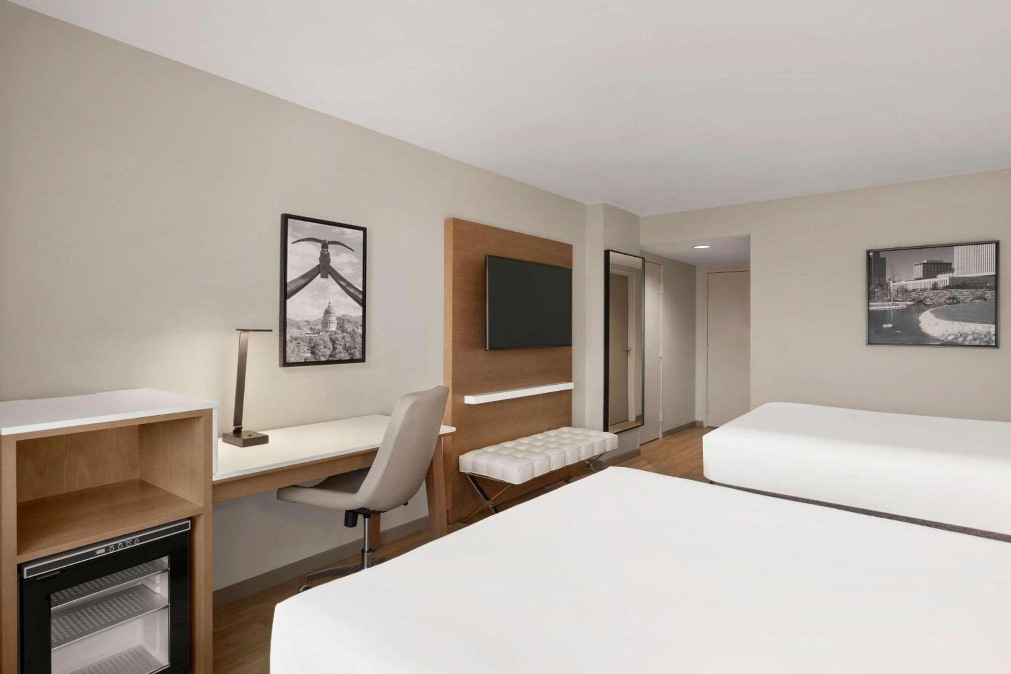Radisson Salt Downtown Hotel