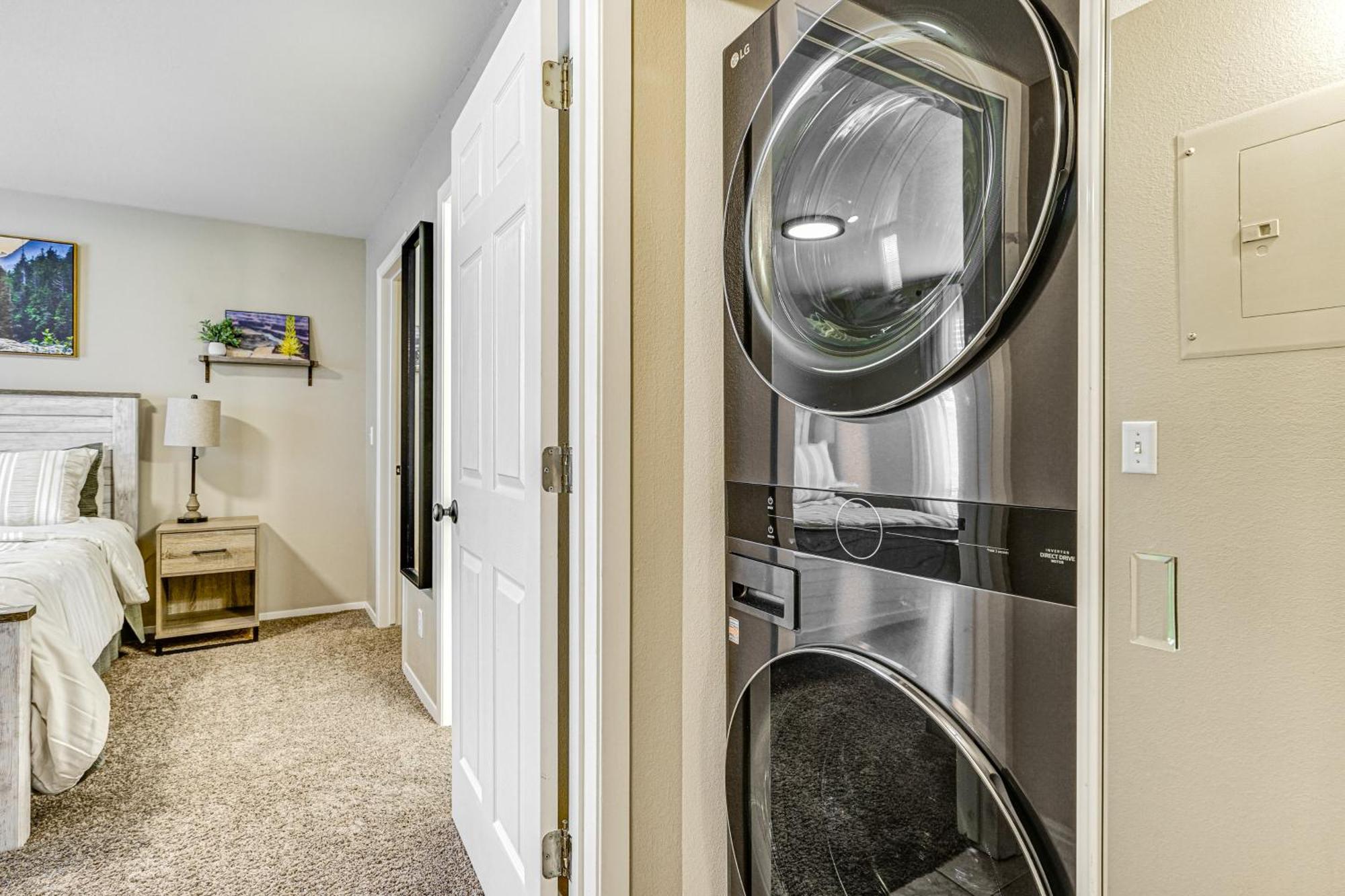 Cozy And Centrally Located Slc With Balcony! * Salt Lake City