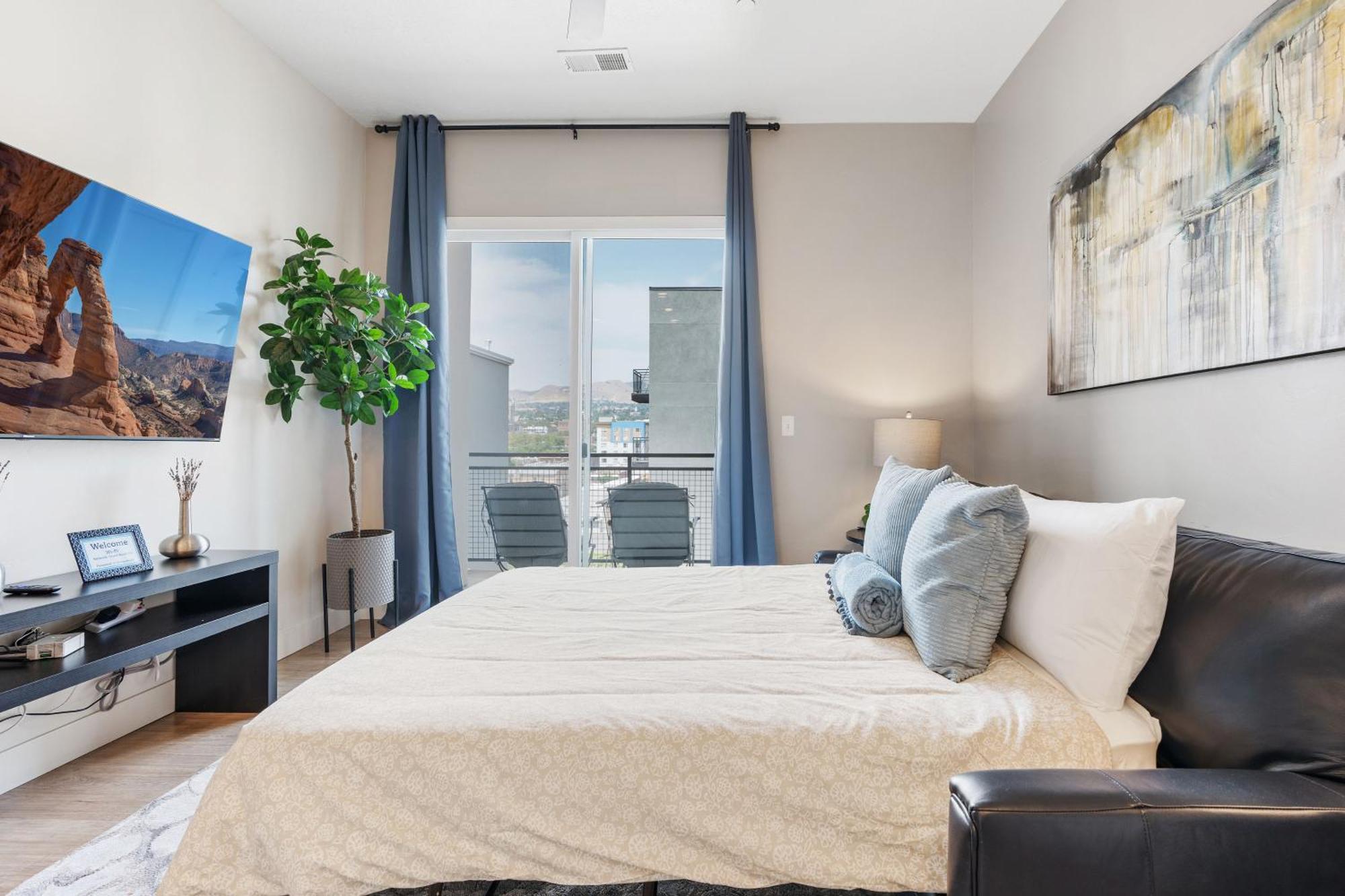 Apartment Lux Apt. Floor New Kingbed, Free Prkg Gym Pool *