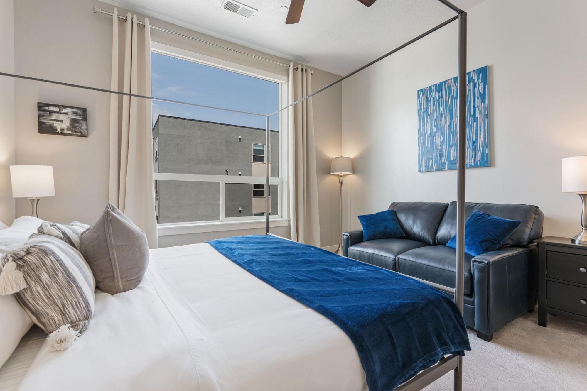 Apartment Lux Apt. Floor New Kingbed, Free Prkg Gym Pool Salt Lake City