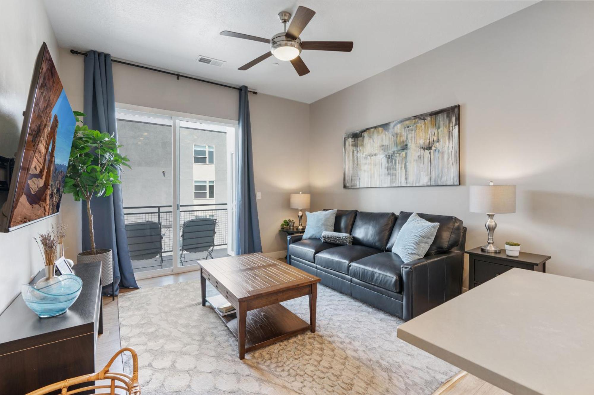 Apartment Lux Apt. Floor New Kingbed, Free Prkg Gym Pool *