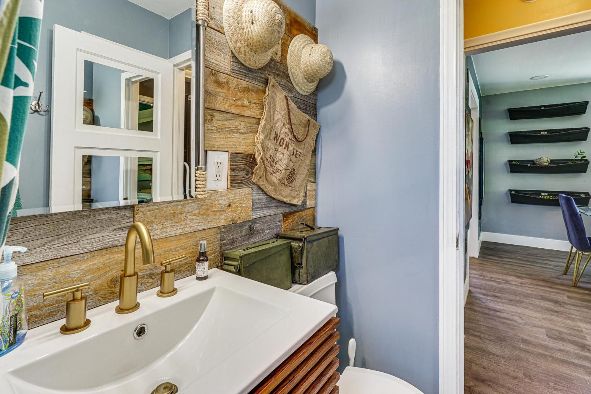 Pet-friendly 3 Mi To Downtown Salt City! Apartment