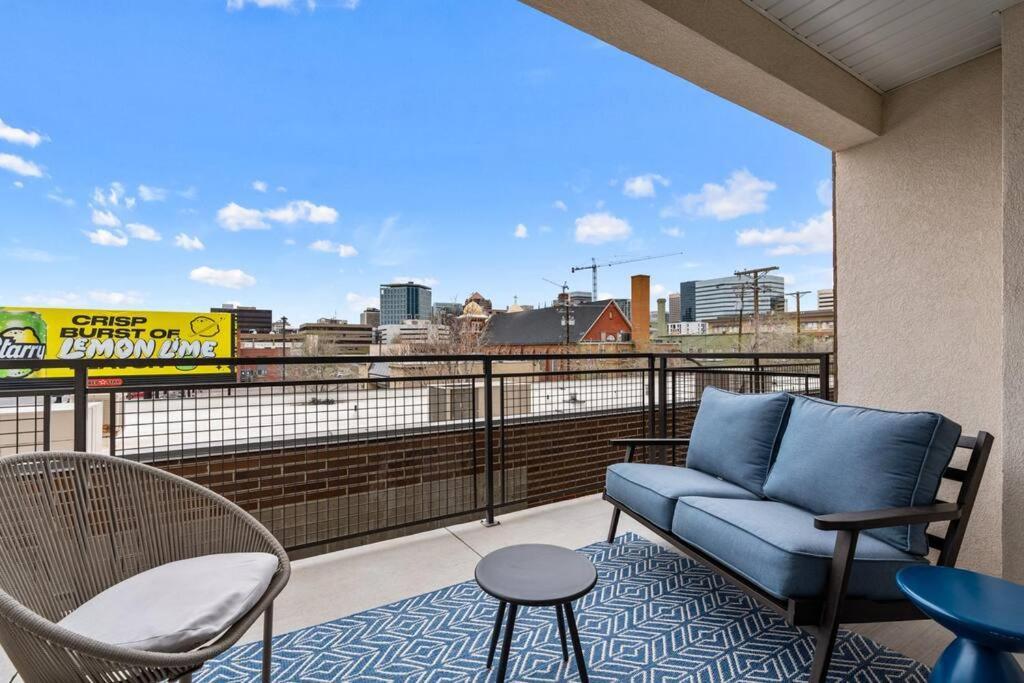 Beautiful, Opulent 1bd1ba- Amenities! Apartment *