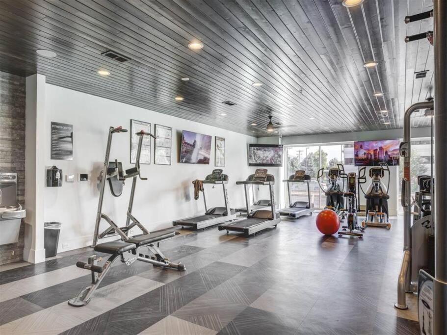 Beautiful, Opulent 1bd1ba- Amenities! *