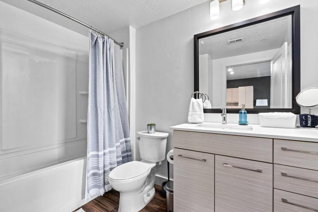 Beautiful, Opulent 1bd1ba- Amenities! Salt Lake City