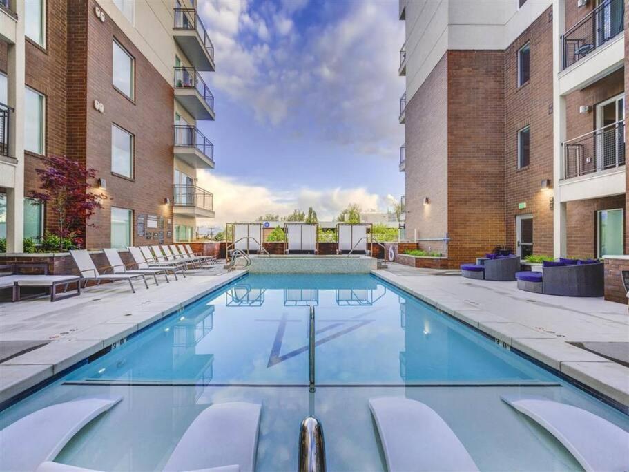 Apartment Beautiful, Opulent 1bd1ba- Amenities!