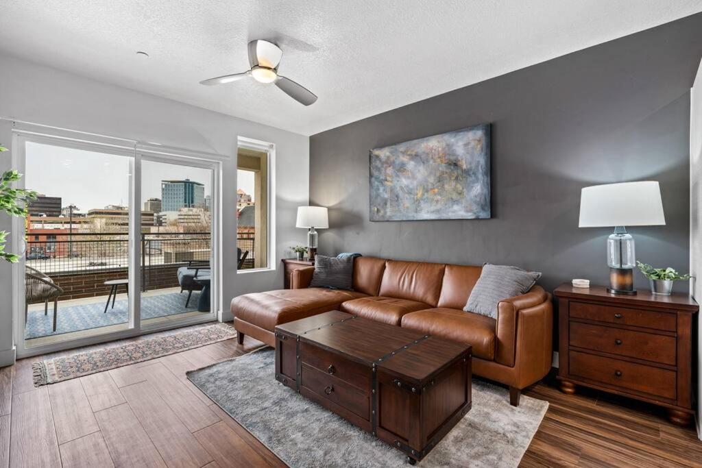 Beautiful, Opulent 1bd1ba- Amenities! Apartment