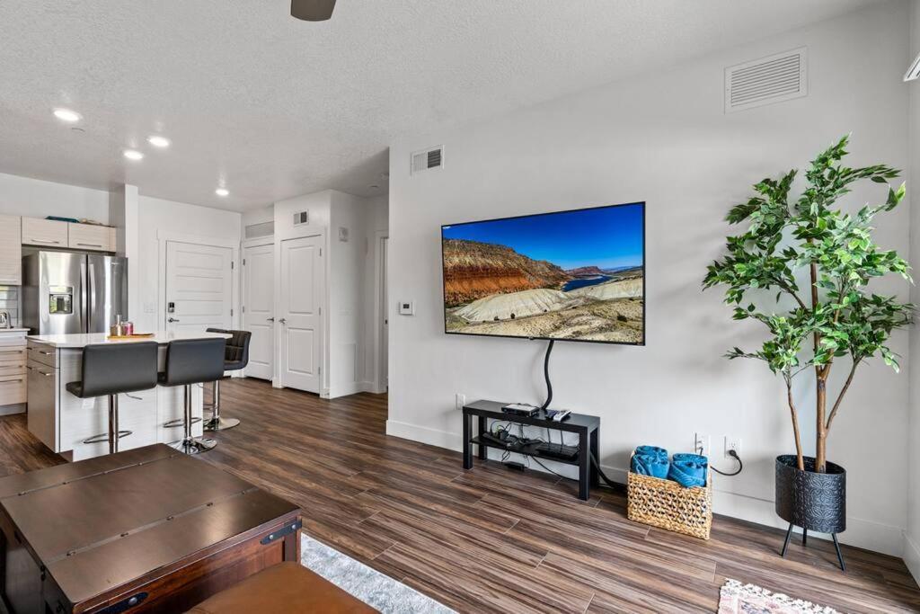Beautiful, Opulent 1bd1ba- Amenities! *