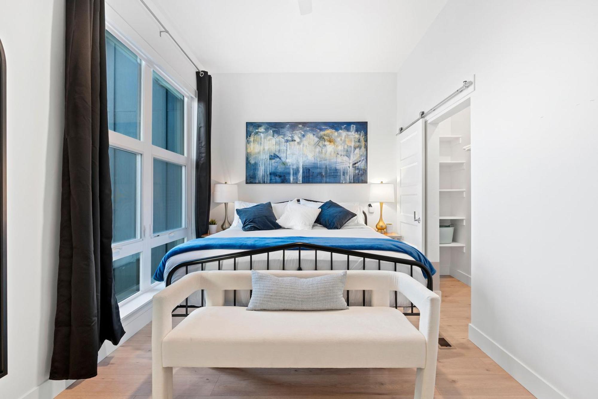 Downtown Lux Townhouse 3bd 3ba *