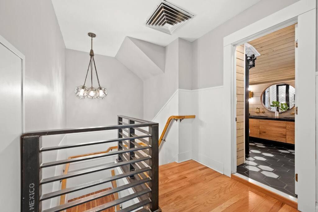 Holiday home 4 Bedroom Charming Near Liberty Park And Sugarhouse Salt Lake City