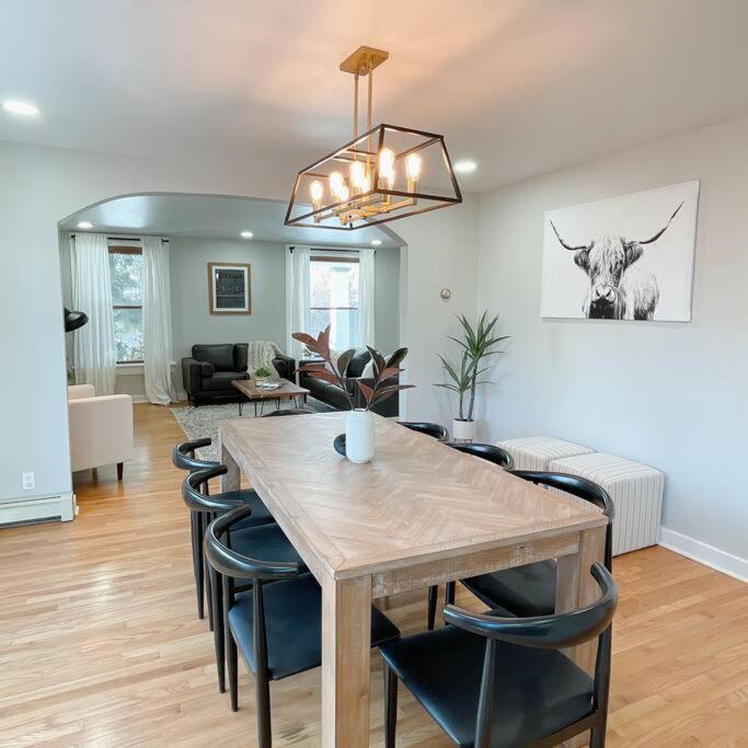 4 Bedroom Charming Near Liberty Park And Sugarhouse Holiday home