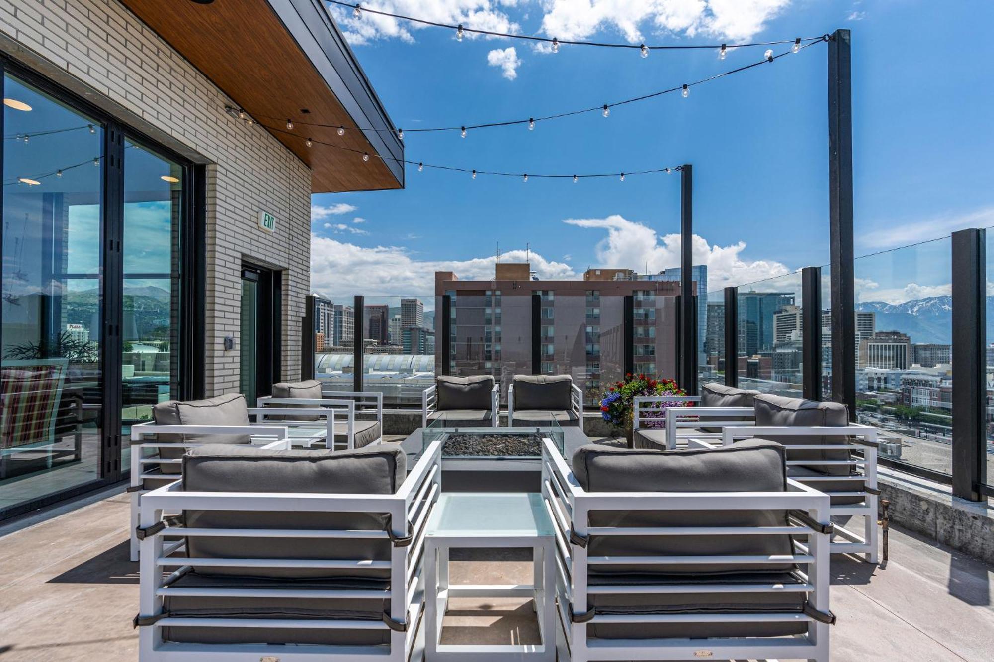 Amenities Pool Htub Gym Pking Downtown Views * Salt Lake City
