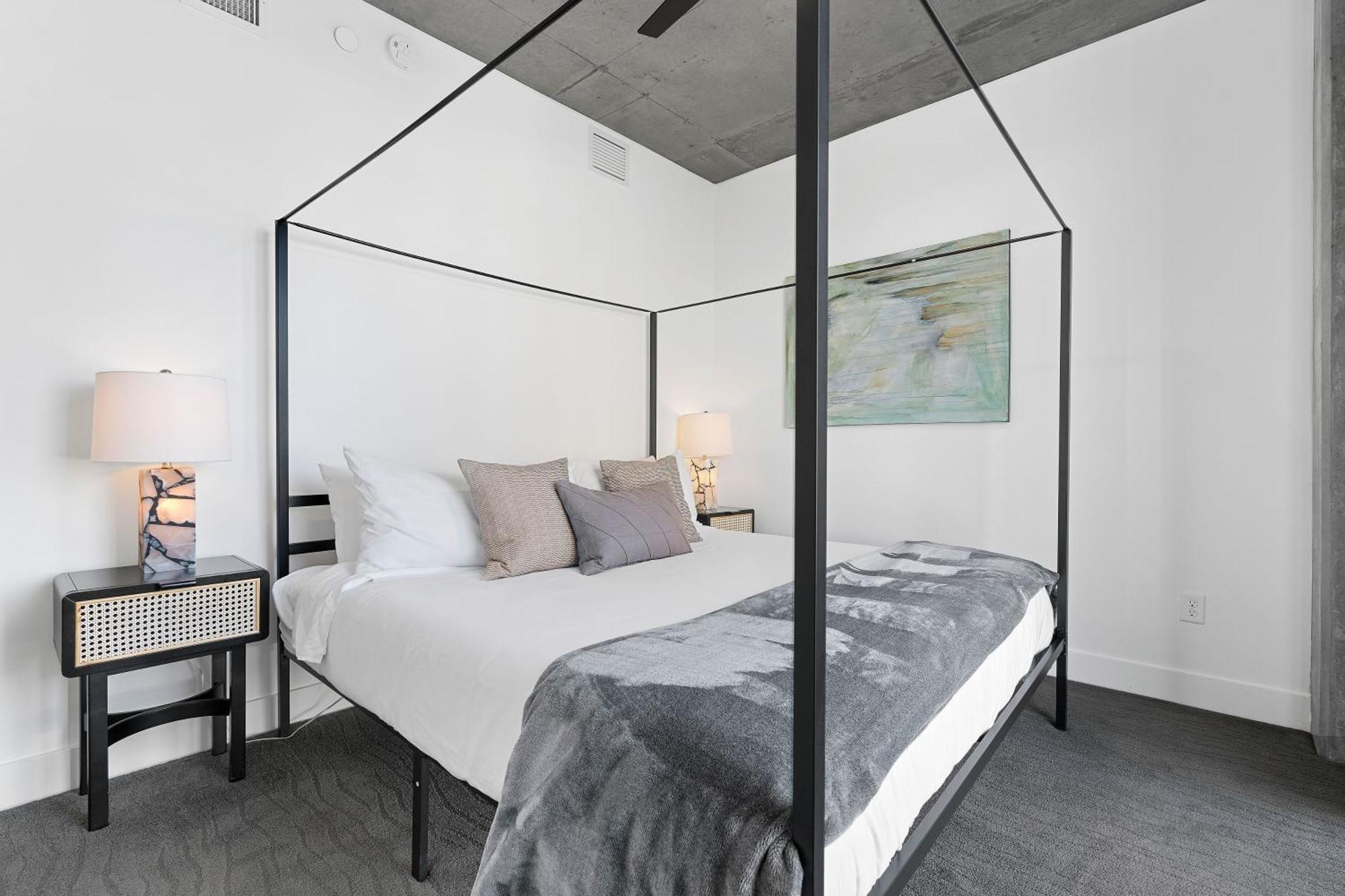 Amenities Pool Htub Gym Pking Downtown Views Salt Lake City
